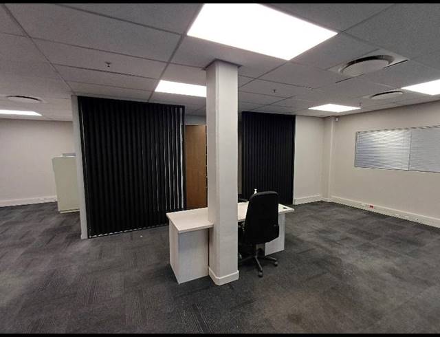 INDUSTRIAL PROPERTY TO RENT IN LOUWLARDIA